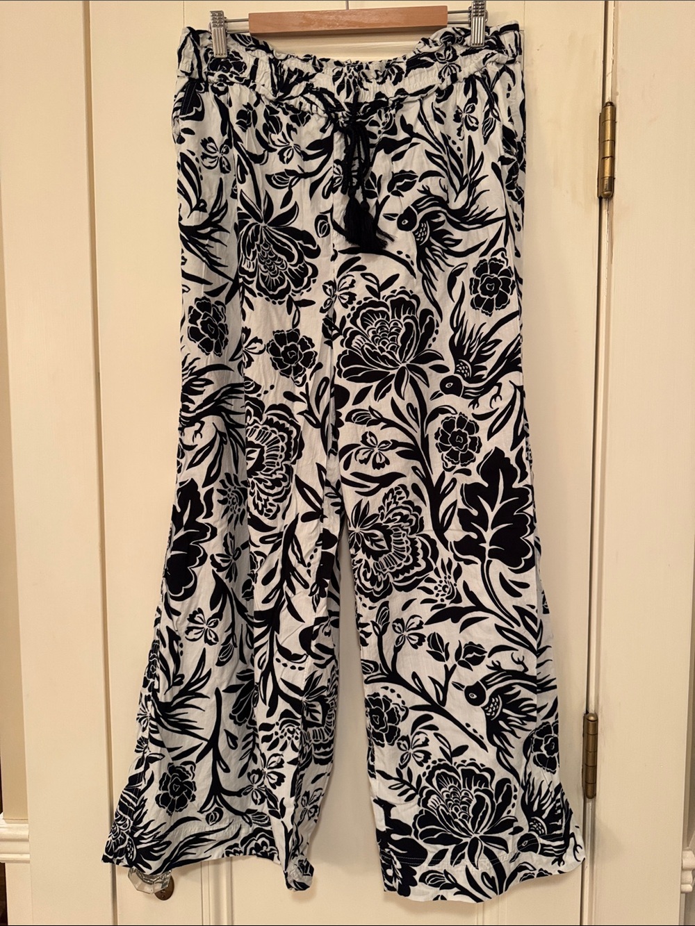 Women's Maternity Black & White Floral Wide-Leg Pants